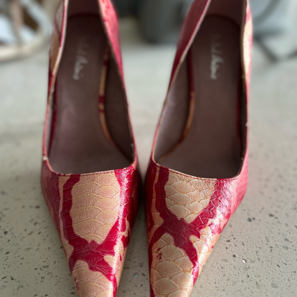 MICHAEL ANTONIO Snake Skin extra pointy toe stiletto